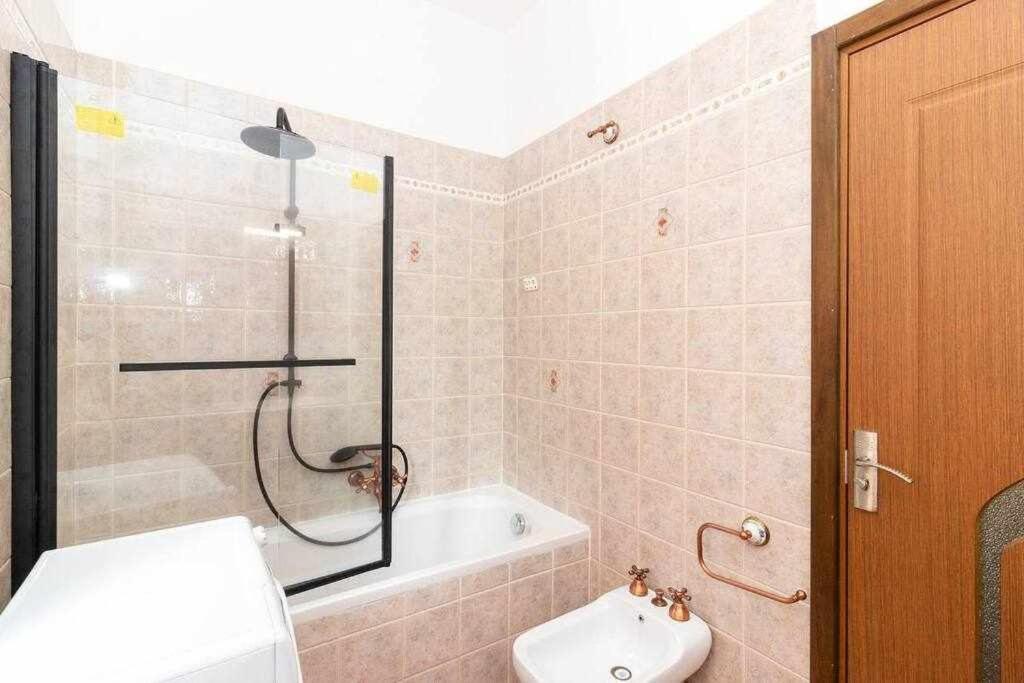 Appartamento A Pochi Passi Dalla Stazione Comodo A Coppie E Famiglie, Casa Ferrucci Collegno Exterior photo
